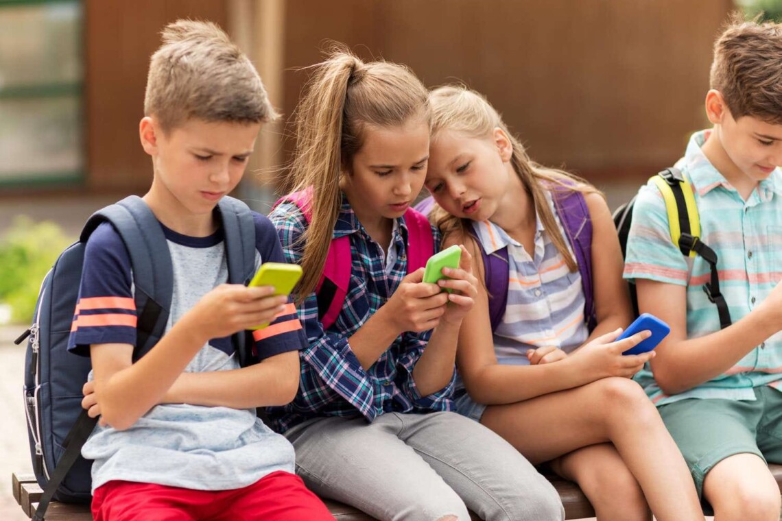 Children and Social Media: EU Seeks Solutions to Stop Teen Digital Addiction