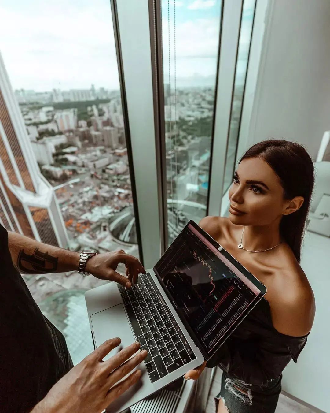 TRADER l LUXURY LIFE l OLD ACC