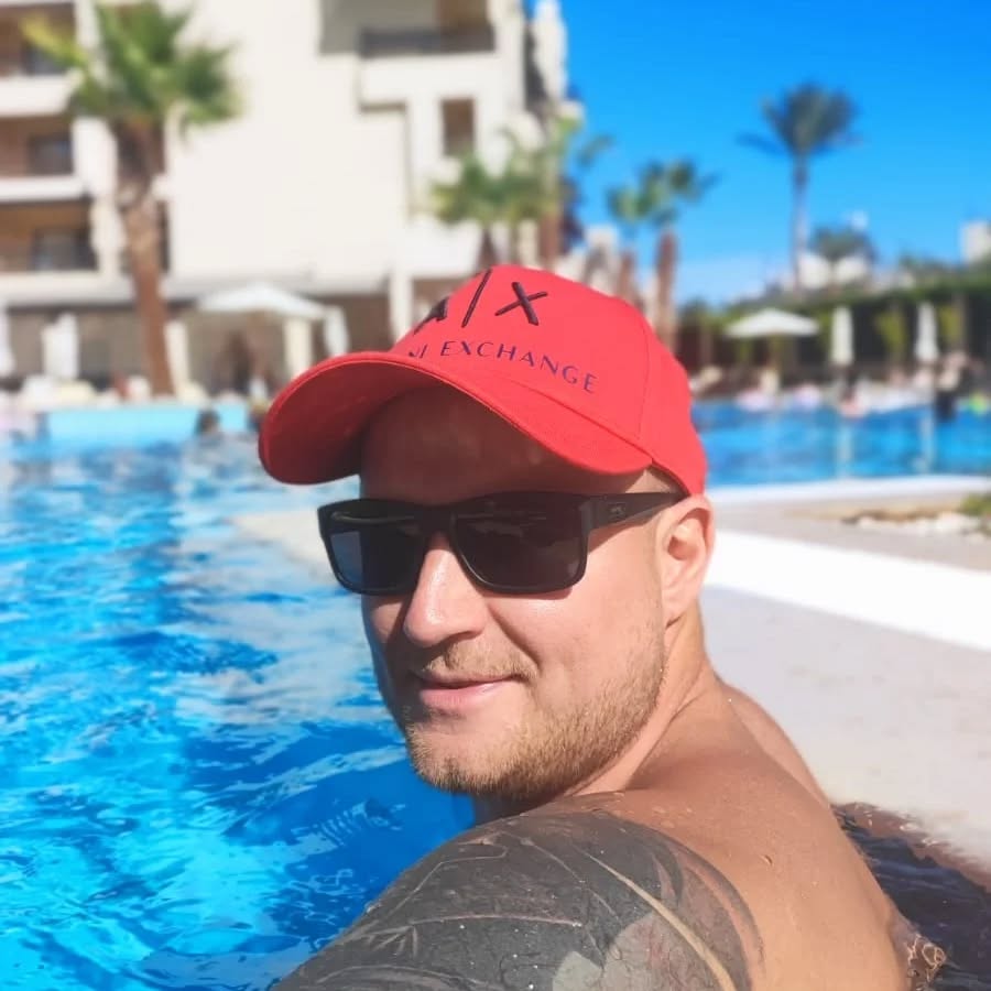 REAL MAN ACC l POSTS IN DIFFERENT DAYS