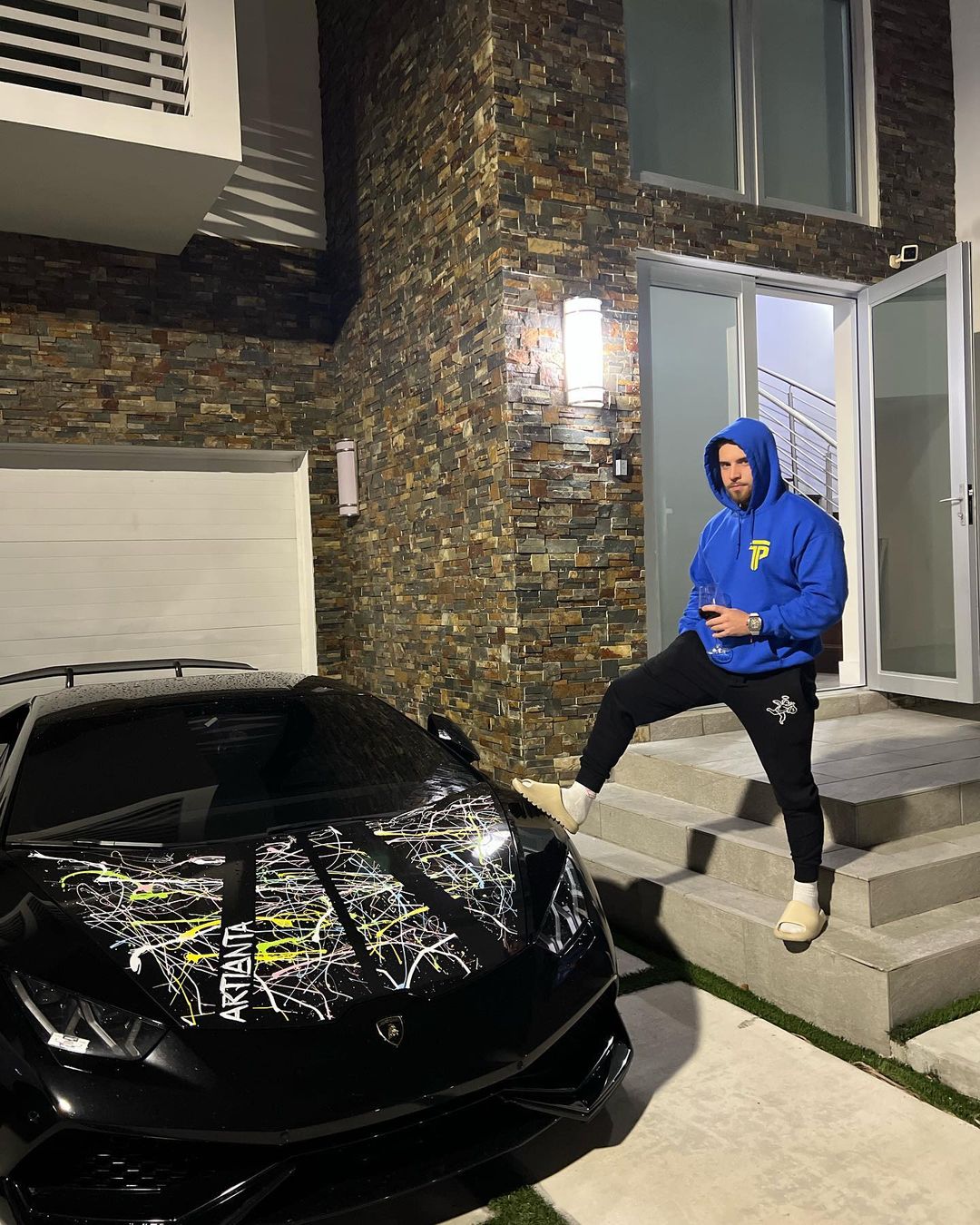 REAL MAN ACC l POSTS IN DIFFERENT DAYS