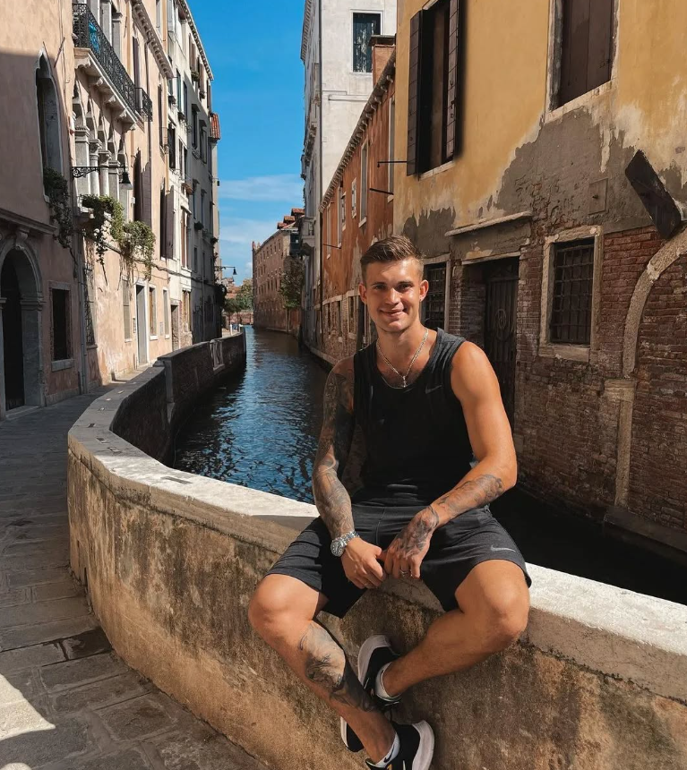 Мужской аккаунт реального человека 2022 года| + meta verif