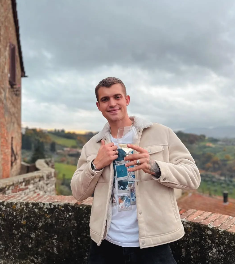 Мужской аккаунт реального человека 2022 года| + meta verif  