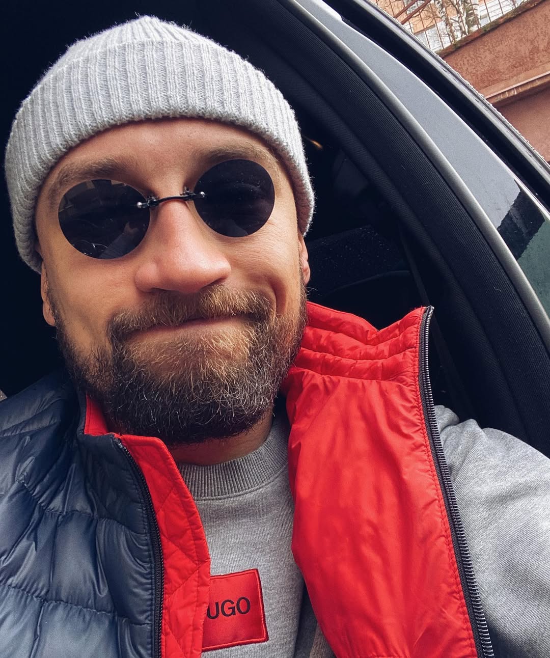 РЕАЛЬНЫЙ МУЖСКОЙ АКК С ПОСТАМИ В РАЗНЫЕ ДНИ