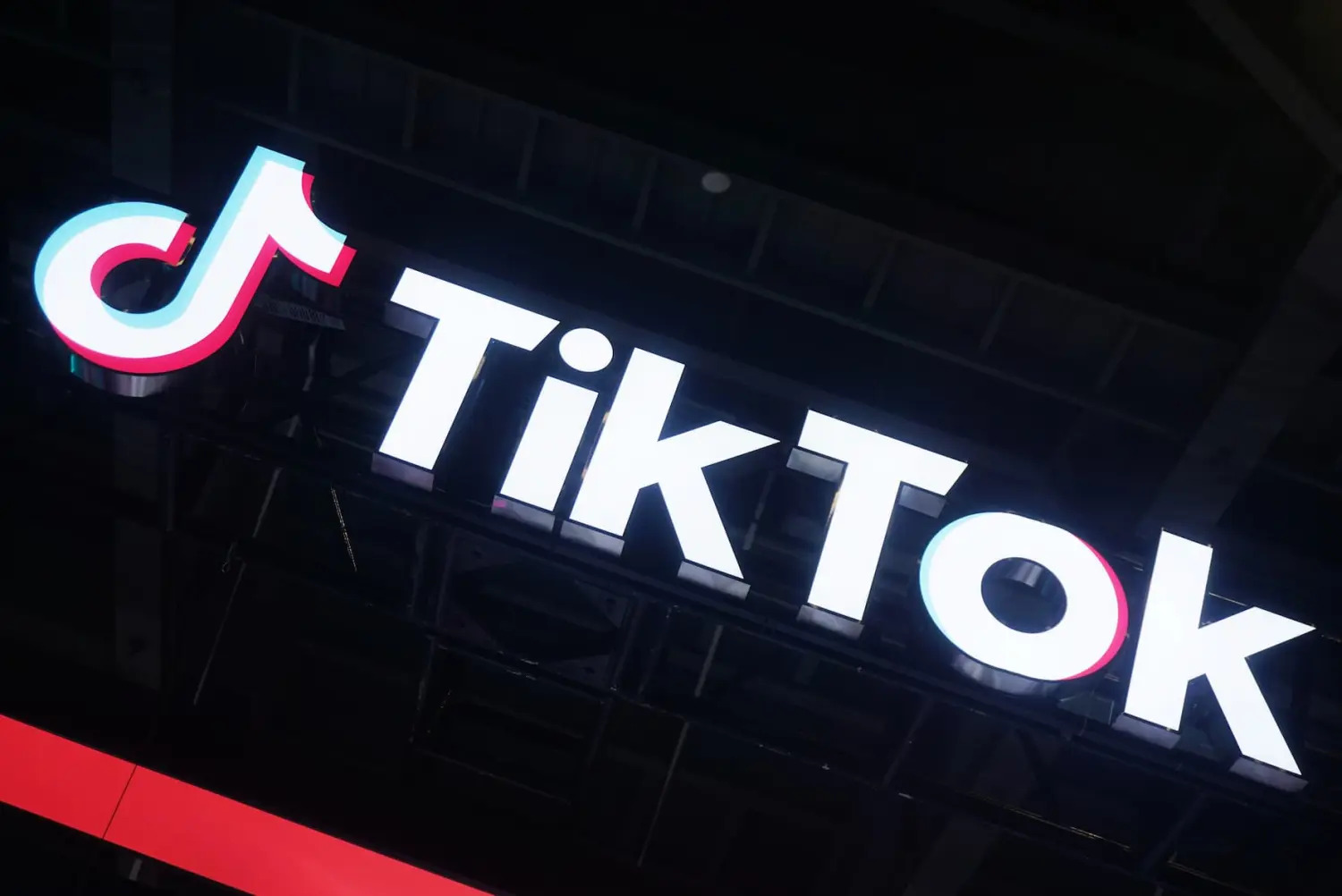 TikTok іде в кіно: платформа розширює виробництво мікросеріалів