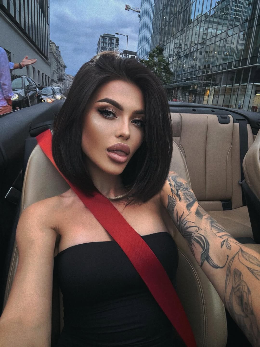 REAL WOMAN ACC l POSTS IN DIFFERENT DAYS