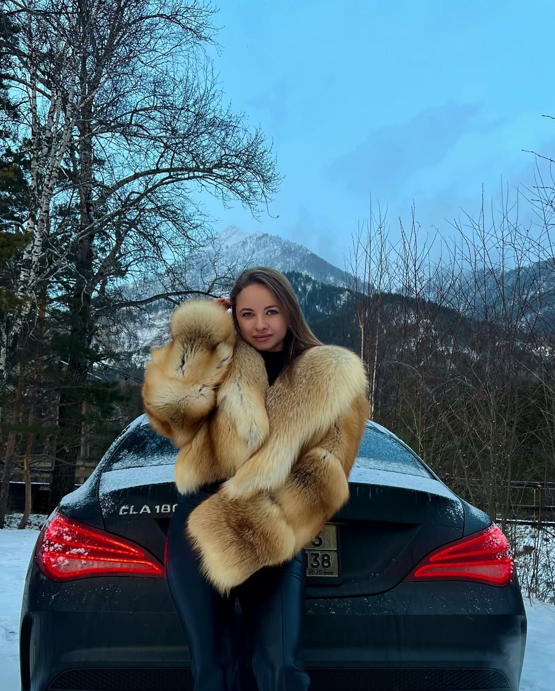 REAL WOMAN ACC l POSTS IN DIFFERENT DAYS