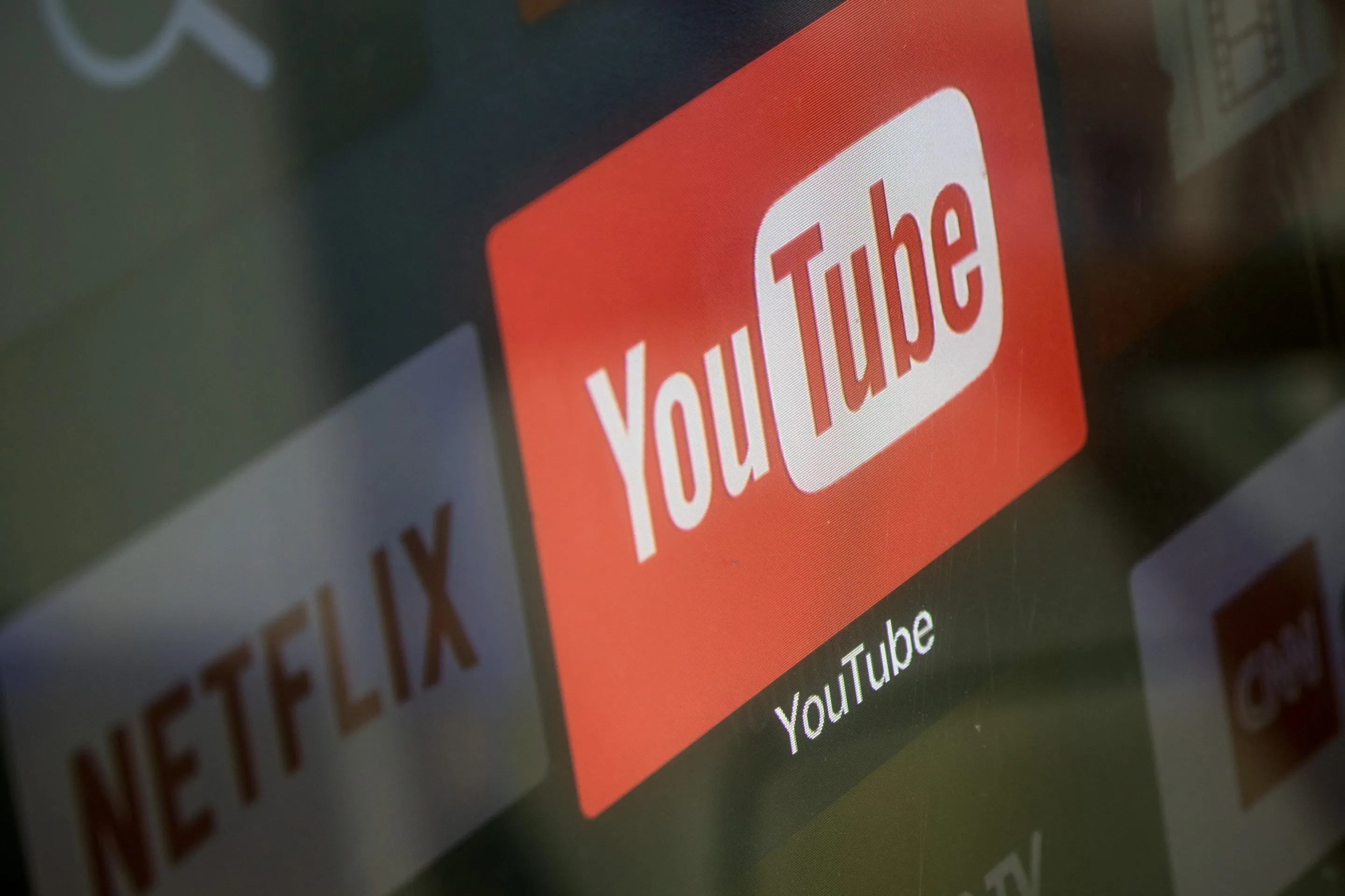 Війна стрімінгових гігантів: Чому YouTube пропонує мільйони за відмову від співпраці з Netflix