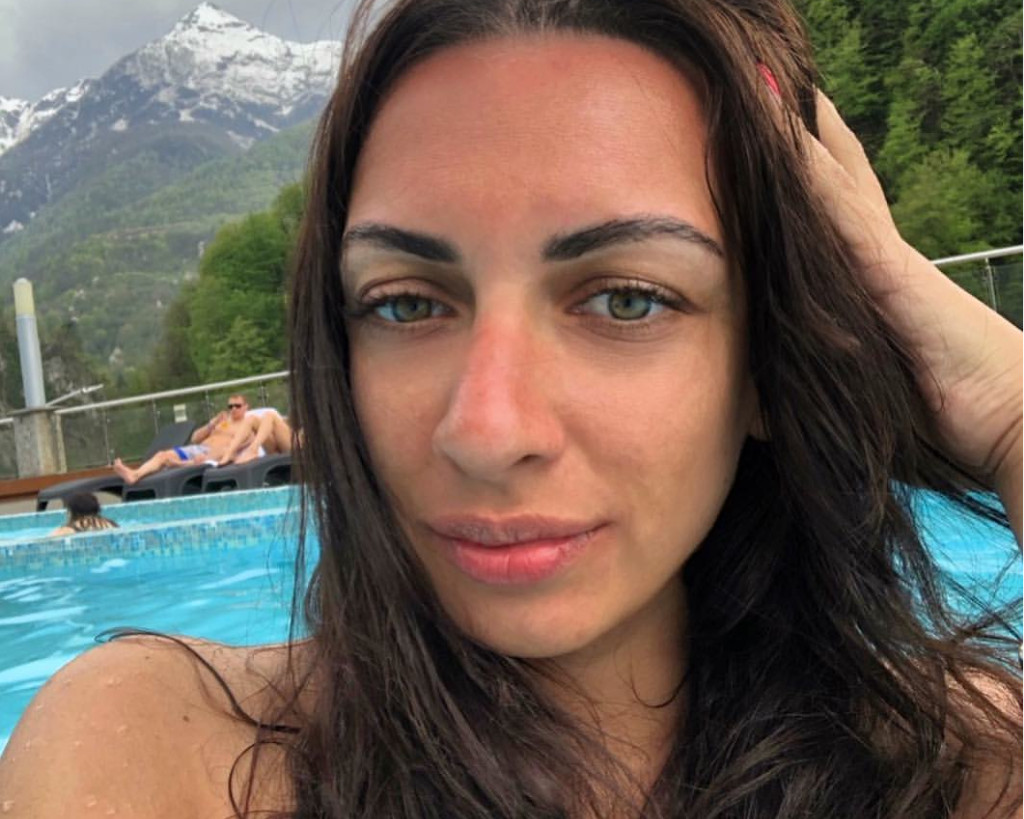 Anna995425 женский аккаунт...