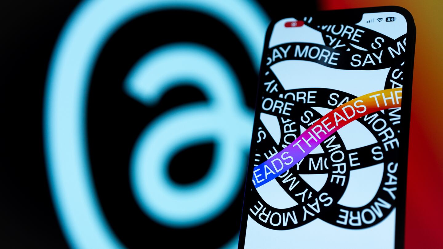 Threads Adds Visual Quotes: Posts Can Now Be Overlaid on Photos and Videos